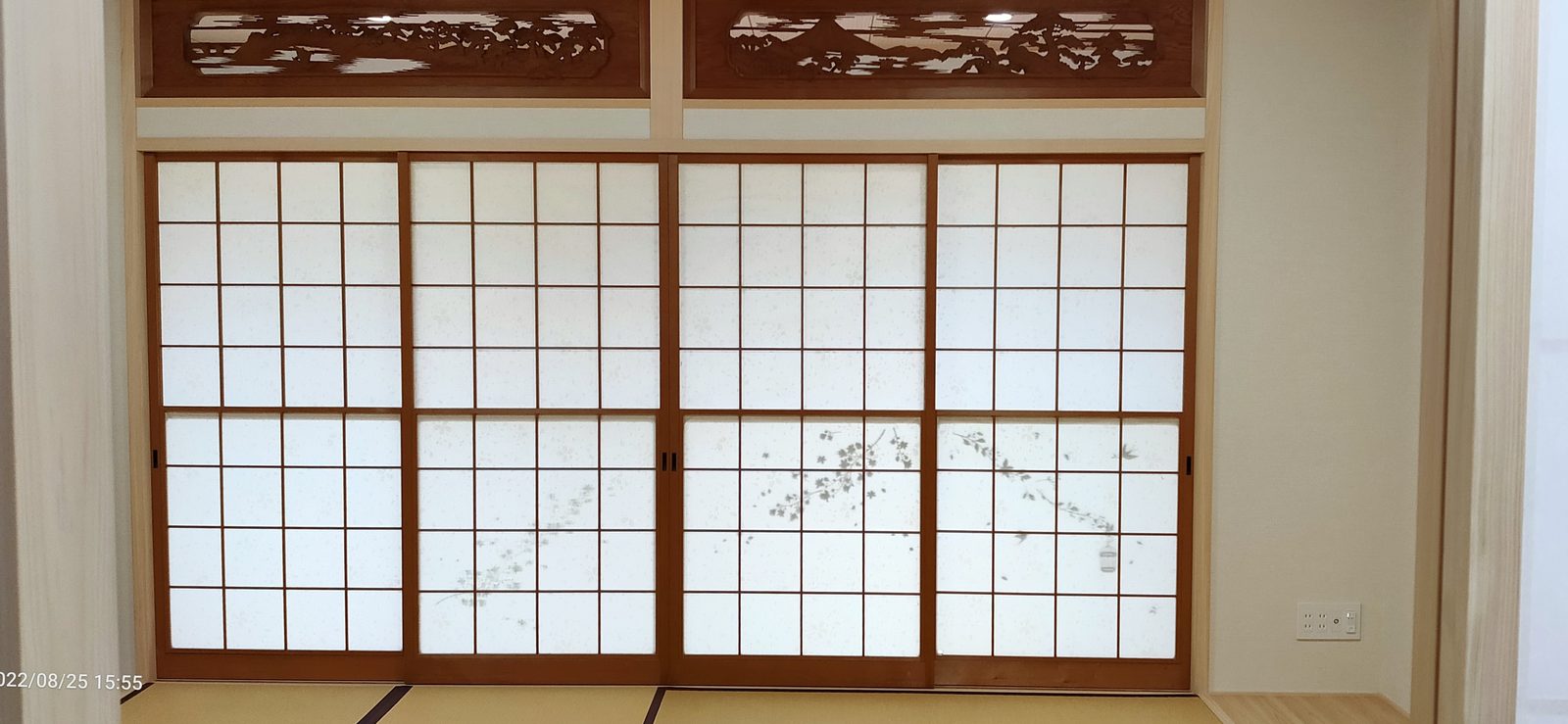 施術室 障子と欄間